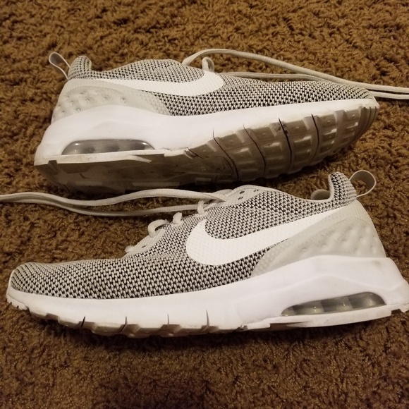 Nike shoes - Picture 4 of 4